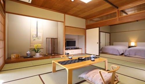 Deluxe Suite with Spa Bath