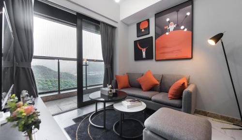 Stylish Two Bedrooms Apartment 
