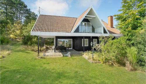 Four-Bedroom Holiday Home