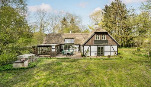 Three-Bedroom Holiday Home 
