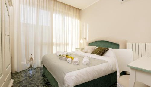 Double Room with Private External Bathroom