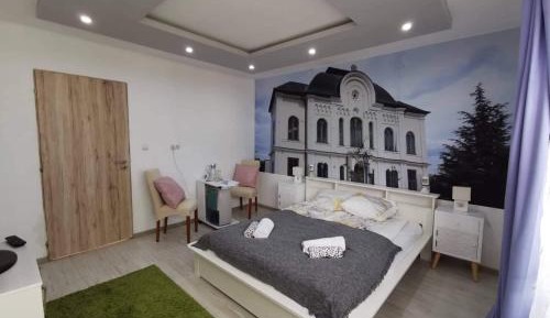 Standard Queen Room