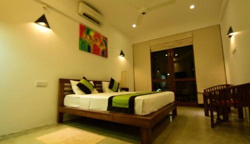 Deluxe Double Room with Safari