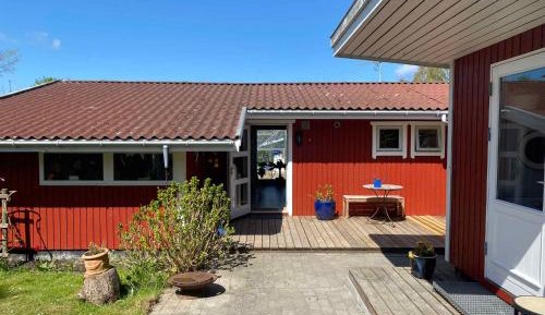 Three-Bedroom Holiday Home 