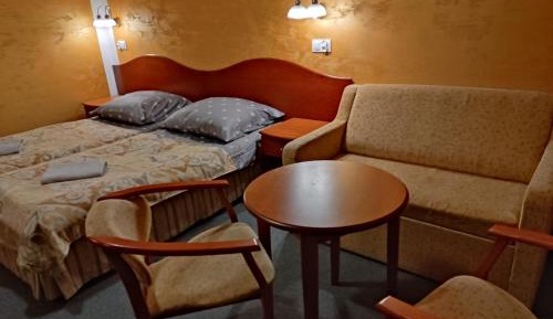 Quadruple Room with Private Bathroom