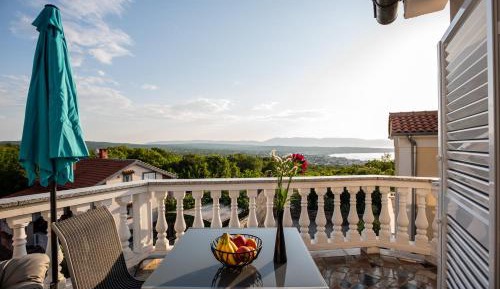 Studio with Balcony and Sea View