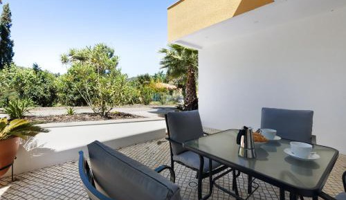 Villa with Garden View