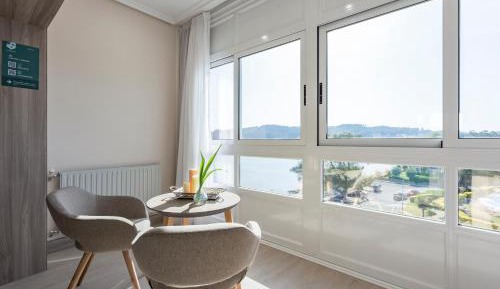 Deluxe Double Room with Lateral Sea View