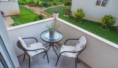 Studio with Garden View