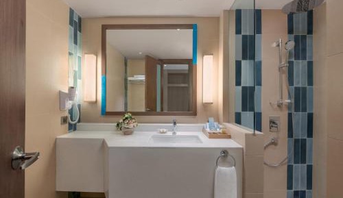 Deluxe Room with Direct Pool Access