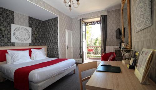 Junior Suite with Garden View