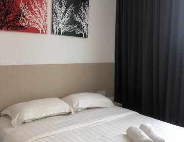 Deluxe Queen Room