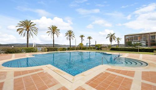 Superior One-Bedroom Apartment with Balcony