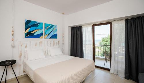 Double Room with Balcony and Sea View