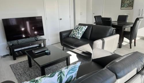 Deluxe Queen Suite