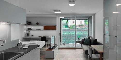 Apartment with Garden View