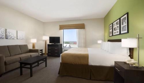 King Suite with Sofa Bed - Disability Access - Non-Smoking