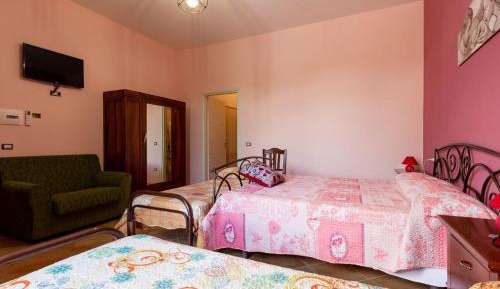 Quadruple Room with Private Bathroom