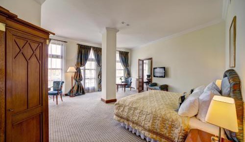 Presidential Suite with Aqua Pool Area Access