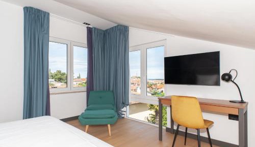 Deluxe Suite with Sea View