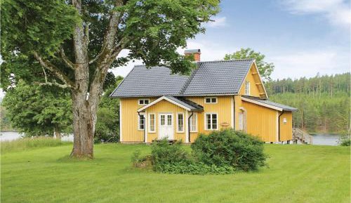 Three-Bedroom Holiday Home 