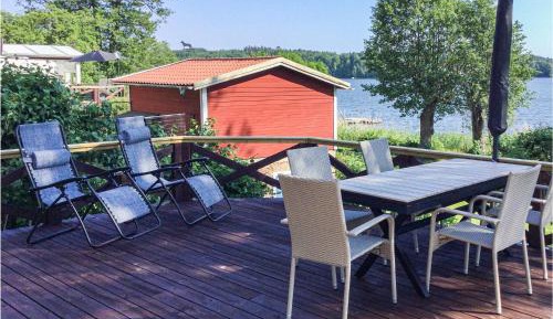 One-Bedroom Holiday Home