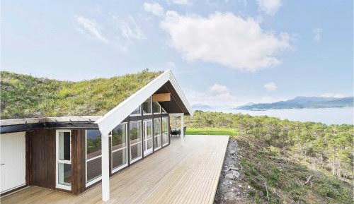 Four-Bedroom Holiday Home