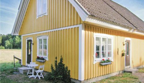 One-Bedroom Holiday Home