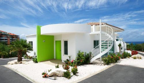 Two-Bedroom Bungalow with Sea View