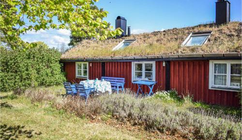 One-Bedroom Holiday Home