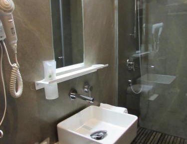 Double or Twin Room with interior patio view