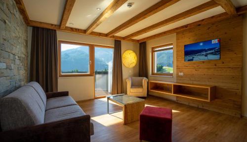 Apartment with Mountain View Top 11 - 12