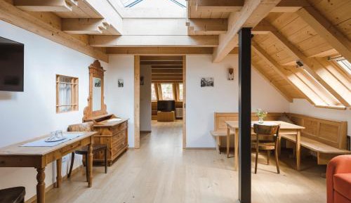 Family Room with Mountain View