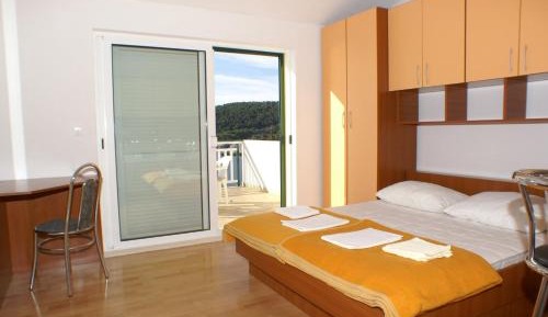 Studio with Terrace and Sea View