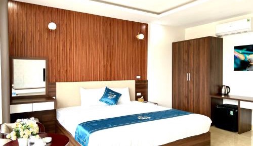 Deluxe Queen Room