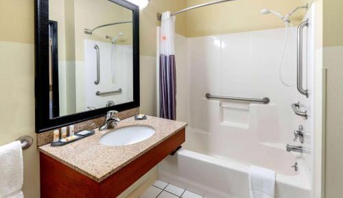 Queen Room with Two Queen Beds - Disability Access