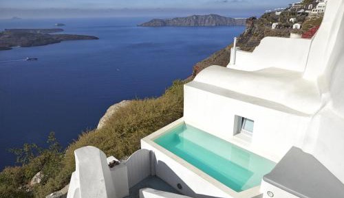 Three Bedroom Villa with Caldera View and Plunge Pool