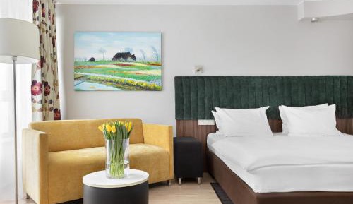 Studio with Spa Bath