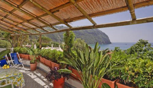 One-Bedroom Apartment with Sea View