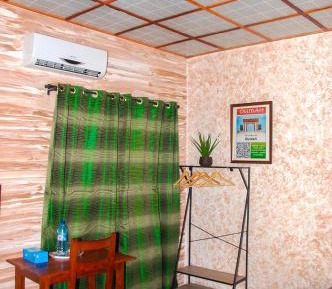 Deluxe Double Room (2 Adults + 1 Child)