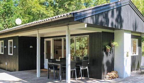 Three-Bedroom Holiday Home 