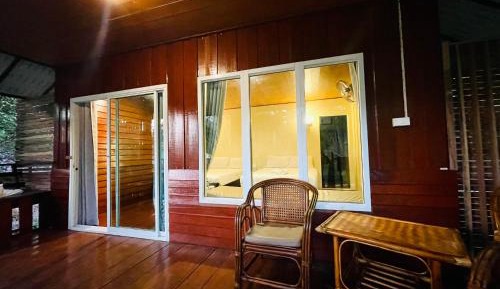 Family Room Garden View with Fan