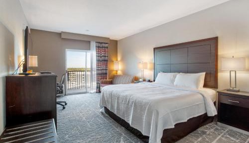 King Room with Sofa Bed and Balcony - Non-Smoking