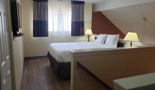 Two-Bedroom Loft Suite - Non-Smoking