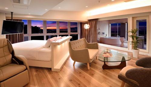 Premium Suite with Ocean View - Top Floor - Non-Smoking