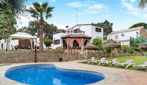 Three-Bedroom Superior Apartment