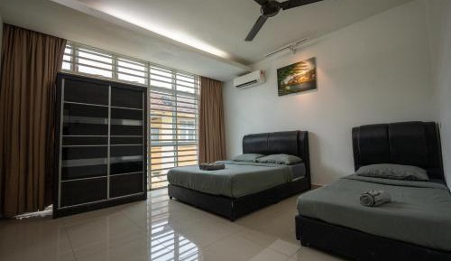 Family Room 5 pax with private toilet