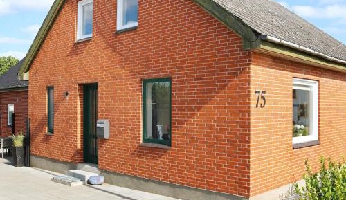 Five-Bedroom Holiday Home