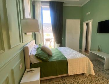 Deluxe Double Room with Side Sea View