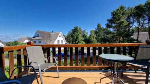 Three-Bedroom Apartment with Balcony